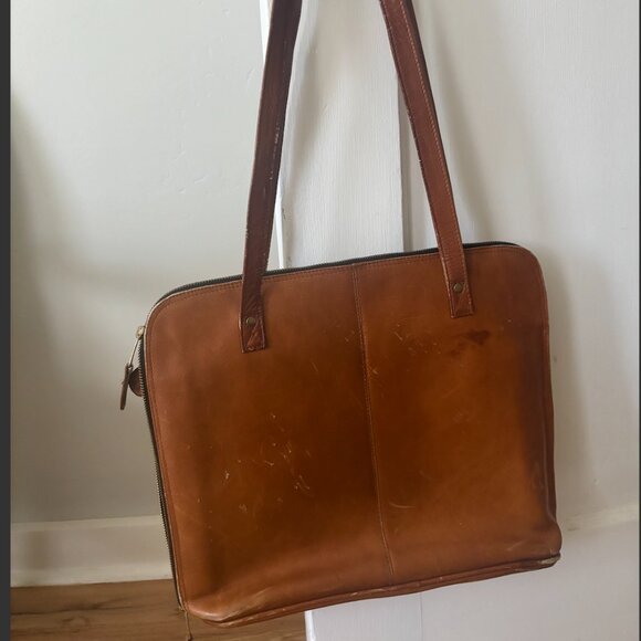 FRYE TOTE• LEATHER - Picture 3 of 10